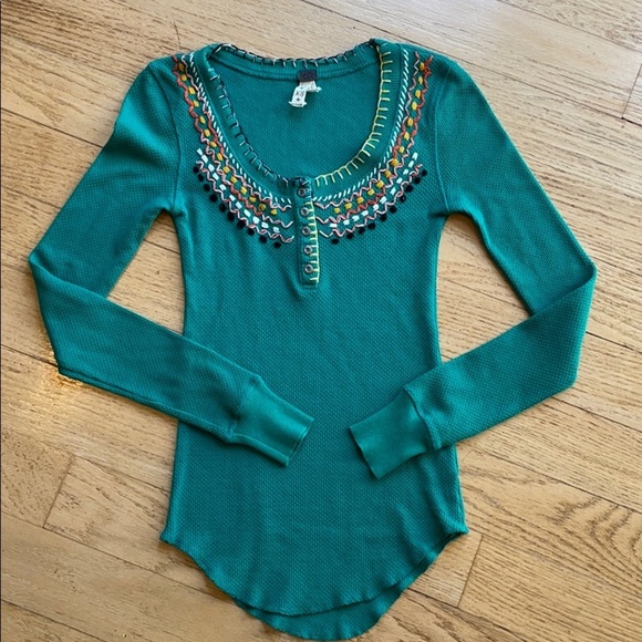 We the Free top - Money Maker Emerald Thermal Top - Picture 1 of 7